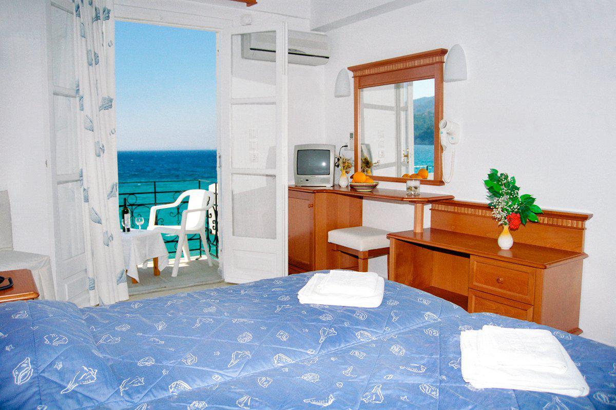 Olympia Beach Hotel Kokkari Buitenkant foto
